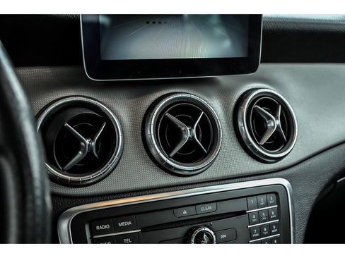 Used 2018 Mercedes-Benz CLA 250 image 20