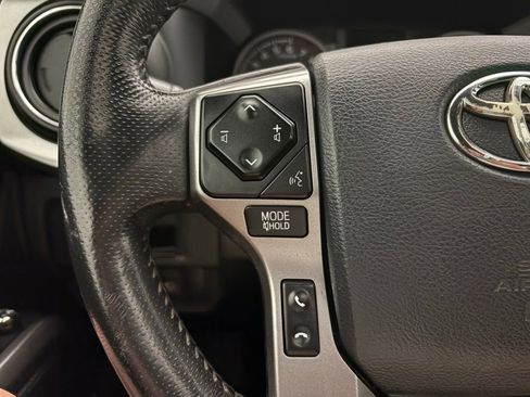 Used 2018 Toyota Tacoma Limited AWD/4WD image 4