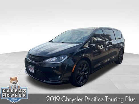 Used 2019 Chrysler Pacifica Touring Plus w/ Advanced Safetytec Group image 4