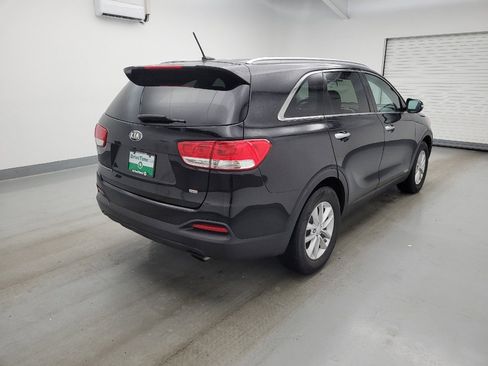 Used 2017 Kia Sorento AWD image 9