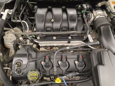 Used 2015 Ford Taurus Limited image 30