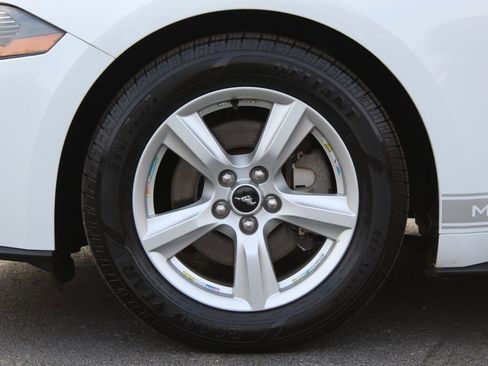 Used 2018 Ford Mustang EcoBoost image 21