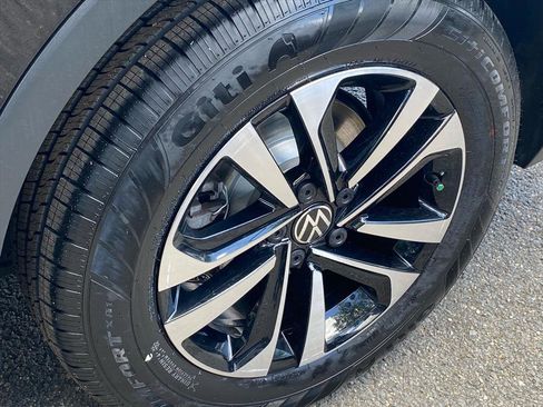 Certified 2024 Volkswagen Tiguan S AWD/4WD image 21