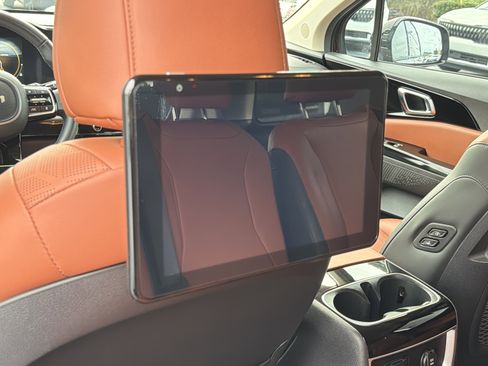 Used 2024 Kia Carnival SX image 23