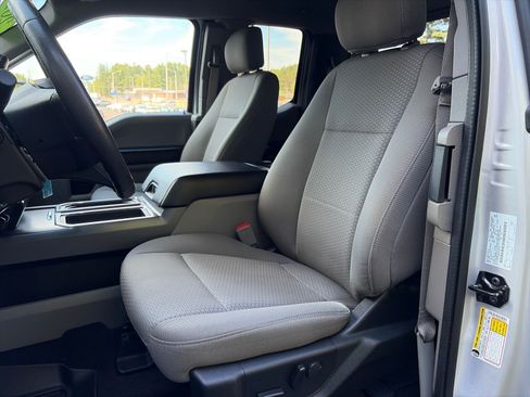 Used 2019 Ford F150 XLT w/ Equipment Group 302A Luxury AWD/4WD image 13