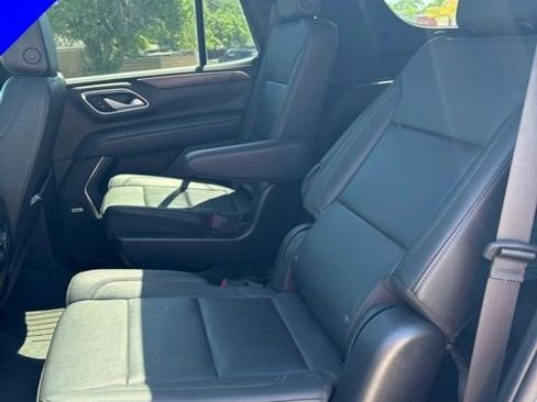 Used 2022 Chevrolet Tahoe Z71 w/ Luxury Package AWD/4WD image 27