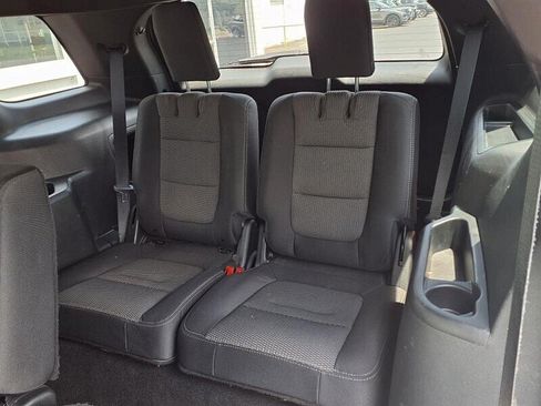 Used 2019 Ford Explorer XLT AWD/4WD image 13