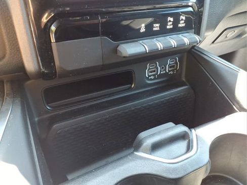 Used 2024 RAM 1500 Big Horn AWD/4WD image 21