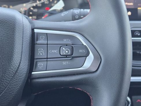 Used 2024 Jeep Compass Trailhawk image 30