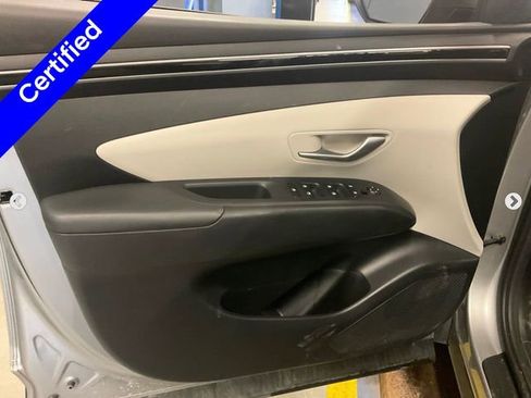 Used 2023 Hyundai Tucson SE image 19