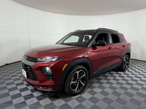 Used 2023 Chevrolet TrailBlazer RS w/ Sun and Liftgate Package FWD image 2