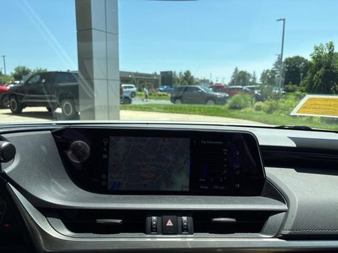 Used 2020 Lexus ES 350 w/ Luxury Package FWD image 16