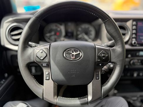 Used 2023 Toyota Tacoma TRD Off-Road w/ TRD Premium Off Road Package AWD/4WD image 7