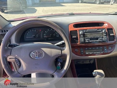 Used 2002 Toyota Camry XLE FWD image 9