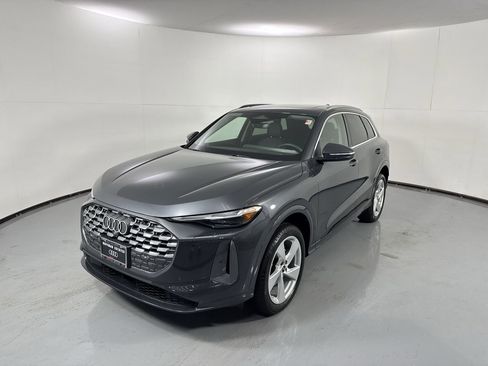 Certified 2025 Audi Q5 Premium Plus w/ Premium Plus AWD/4WD image 25