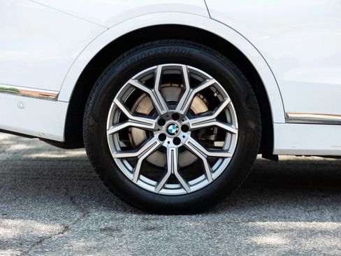Used 2021 BMW X7 xDrive40i w/ Premium Package AWD/4WD image 15