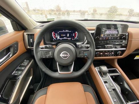 New 2025 Nissan Pathfinder Platinum w/ Cargo Package image 13