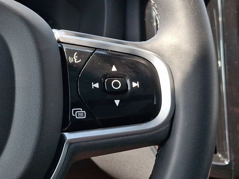 Used 2023 Volvo XC60 B5 Plus AWD/4WD image 23