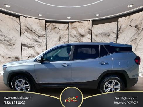 Used 2024 GMC Terrain SLE image 19
