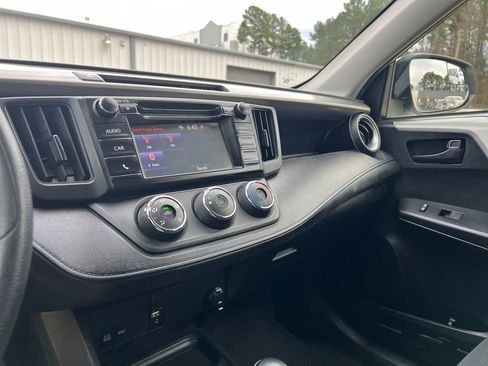 Used 2018 Toyota RAV4 LE w/ All Weather Liner Package image 20