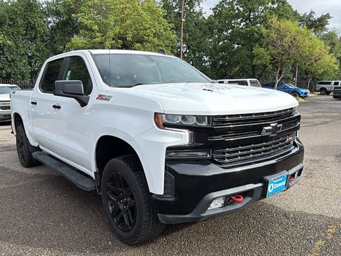 Used 2021 Chevrolet Silverado 1500 LT Trail Boss image 3