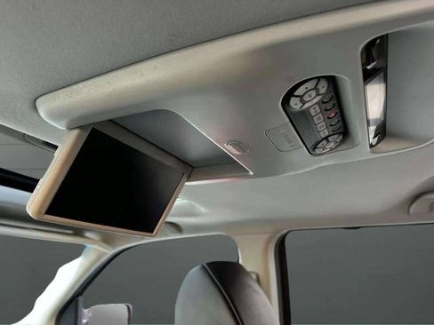 Used 2011 Honda Pilot Touring image 34