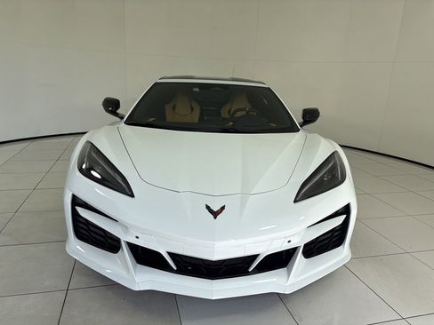 Used 2025 Chevrolet Corvette E-Ray w/ ZER Performance Package image 8