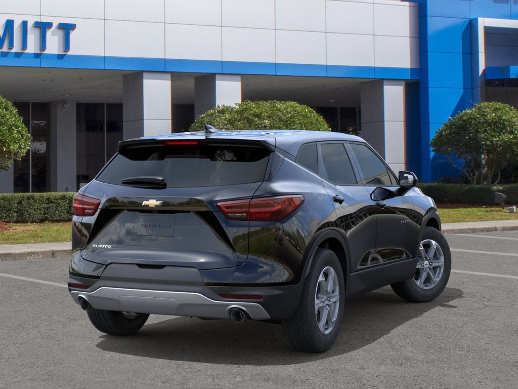 New 2026 Chevrolet Blazer LT FWD image 4