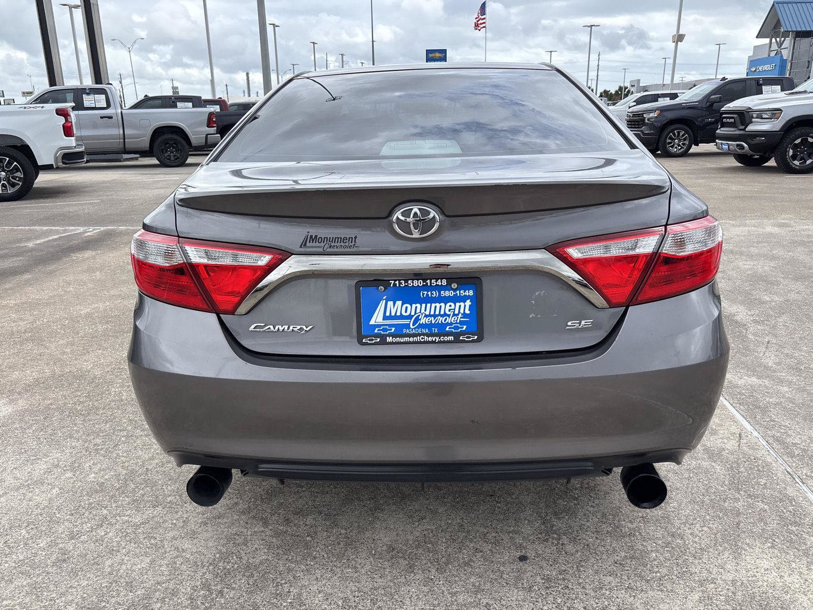 Used 2015 Toyota Camry SE FWD image 12
