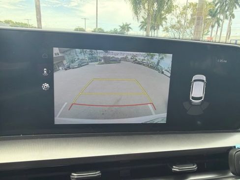 Used 2025 Kia Telluride LX FWD image 8