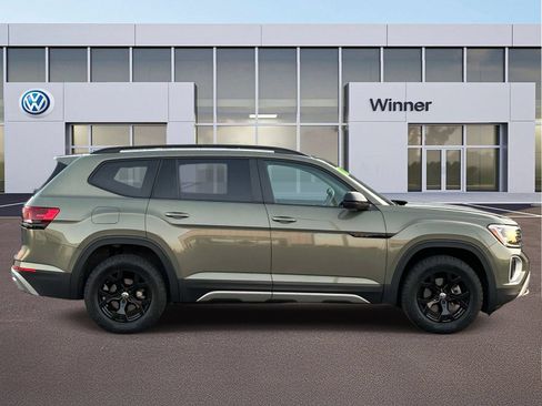 Used 2025 Volkswagen Atlas Peak Edition SE AWD/4WD image 7