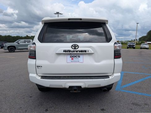 Used 2020 Toyota 4Runner SR5 Premium RWD image 4