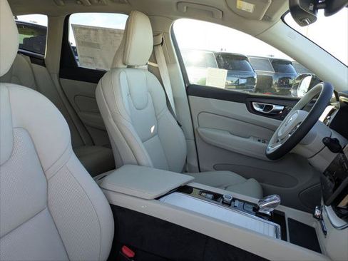 New 2026 Volvo XC60 T8 Ultra w/ Protection Package Premier image 14