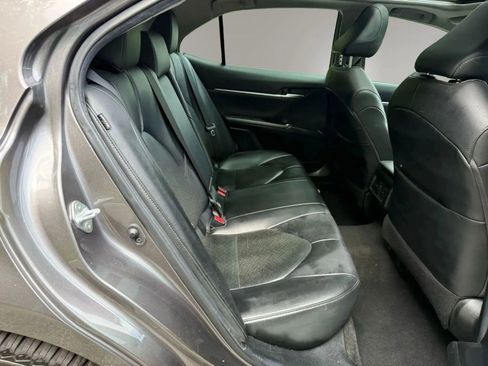 Used 2021 Toyota Camry XLE FWD image 19