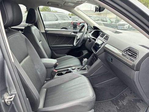 Used 2023 Volkswagen Tiguan SE AWD/4WD image 24