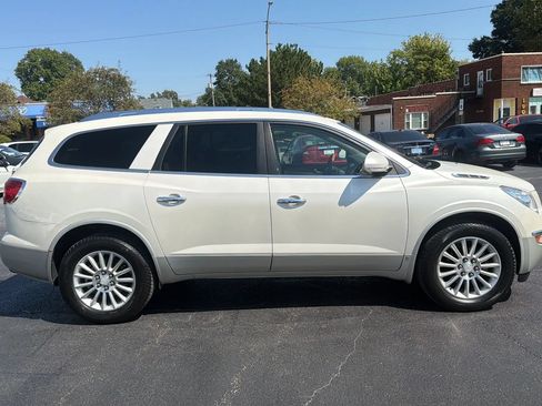 Used 2009 Buick Enclave CXL w/ Driver Confidence Package FWD image 4