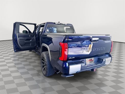 Used 2025 Toyota Tundra Limited AWD/4WD image 37