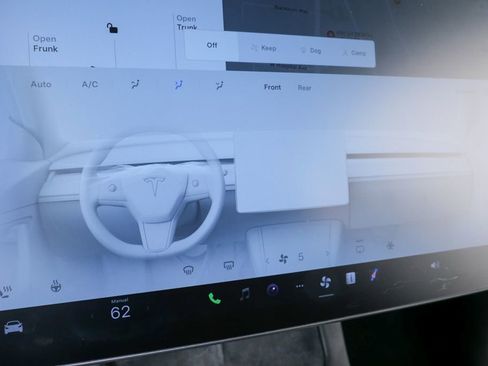 Used 2021 Tesla Model Y Performance image 23