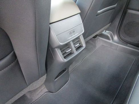 New 2026 Chevrolet Equinox LT w/ Convenience Package II FWD image 16