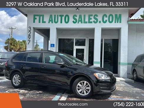 Used 2016 Volkswagen Golf S FWD image 2