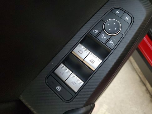 Used 2024 Mitsubishi Outlander SE image 17