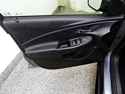 Used 2018 Chevrolet Volt LT w/ Comfort Package image 7