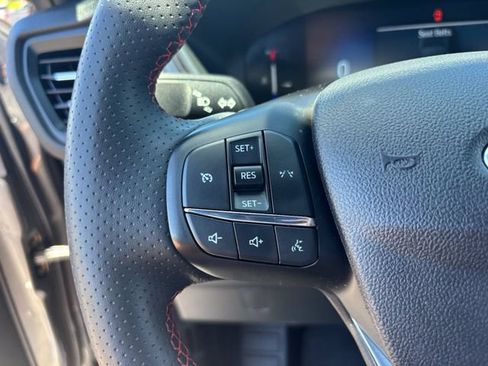 Used 2025 Ford Escape ST-Line Select AWD/4WD image 27