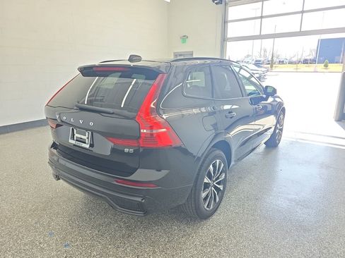 Used 2023 Volvo XC60 B5 Plus image 5