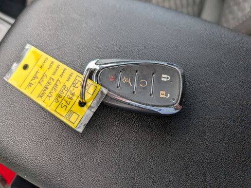 Used 2020 Chevrolet Equinox LT FWD image 24