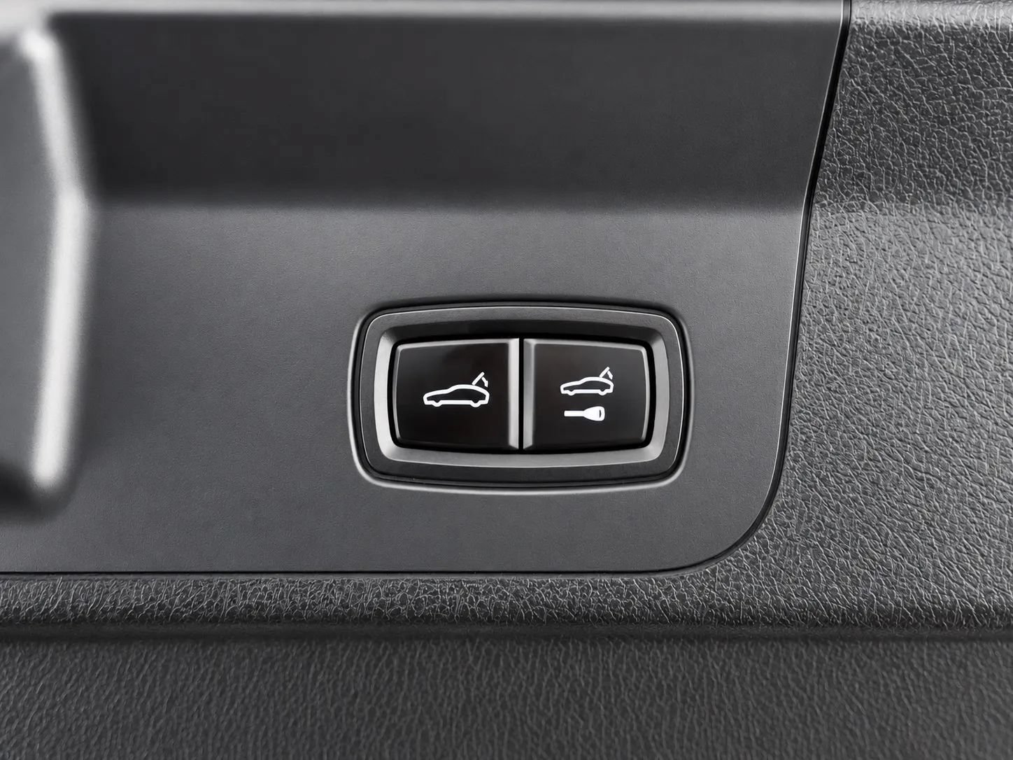 Used 2022 Porsche Panamera 4 w/ Premium Package AWD/4WD image 19