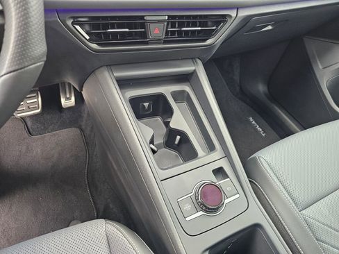 Certified 2025 Volkswagen Tiguan SE R-Line AWD/4WD image 21