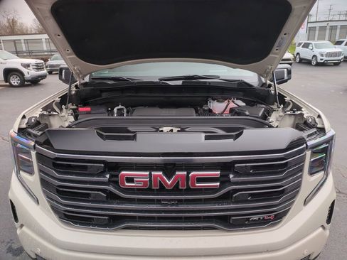 New 2026 GMC Sierra 1500 AT4 w/ AT4 Premium Package AWD/4WD image 17