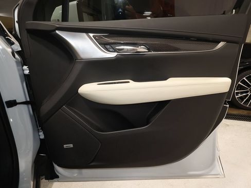 Used 2024 Cadillac XT6 Sport w/ LPO, Floor Liner Package AWD/4WD image 18