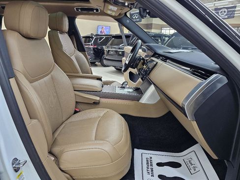 Used 2025 Land Rover Range Rover SE AWD/4WD image 22